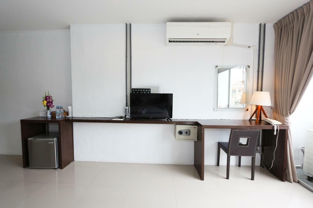 The Nest Resort Patong Exteriör bild